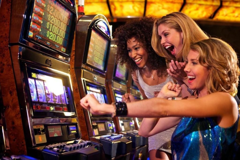 Top 5 Slot Machine Games with Cluster Pays Feature | Slot Reviews